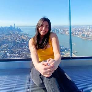 Meet your Posher, Laura